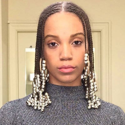 17 Screenshot-Worthy Hairstyles That Incorporate Accessories